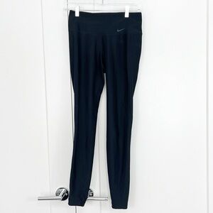 Nike XS Black Dri-Fit Ankle Leggings with Waist Key Pocket